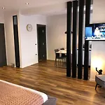 Skanderbeg Square Center Appartamento *