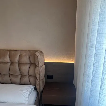 Skanderbeg Square Center Apartmán *