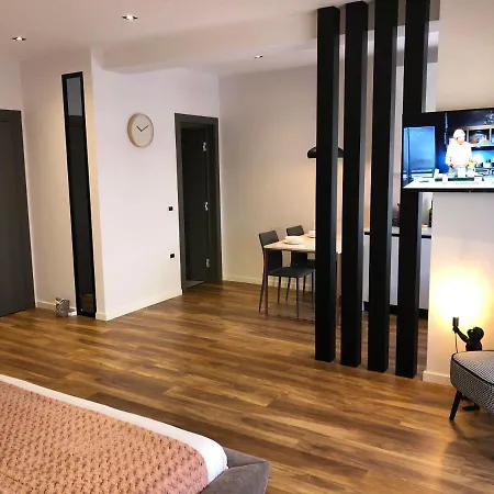 Skanderbeg Square Center Appartement *