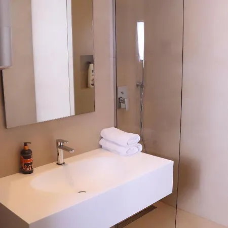 Skanderbeg Square Center * ティラナ