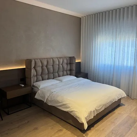 Skanderbeg Square Center 地拉那