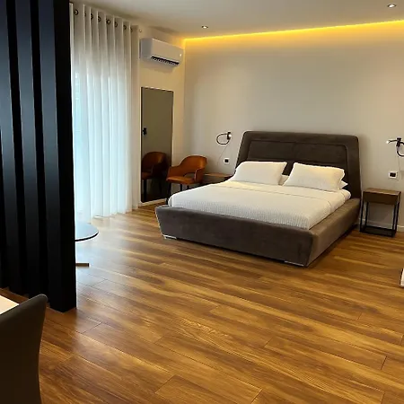 公寓 Skanderbeg Square Center *