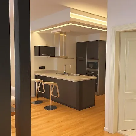 Skanderbeg Square Center * ティラナ