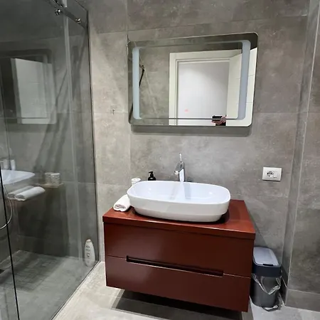 Skanderbeg Square Center ティラナ