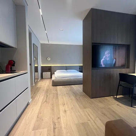 Skanderbeg Square Center Apartment