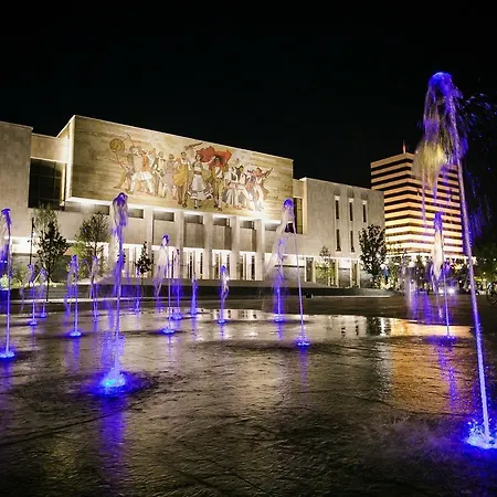 Skanderbeg Square Center ティラナ