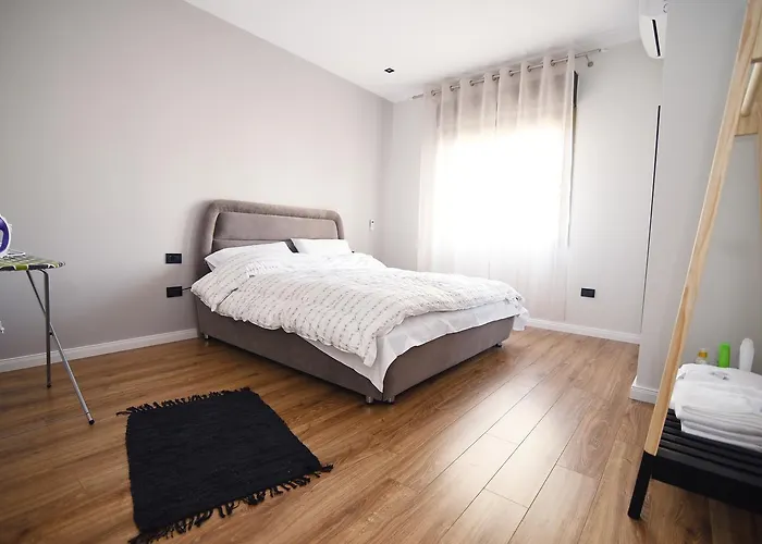 شقة Skanderbeg Square Center *